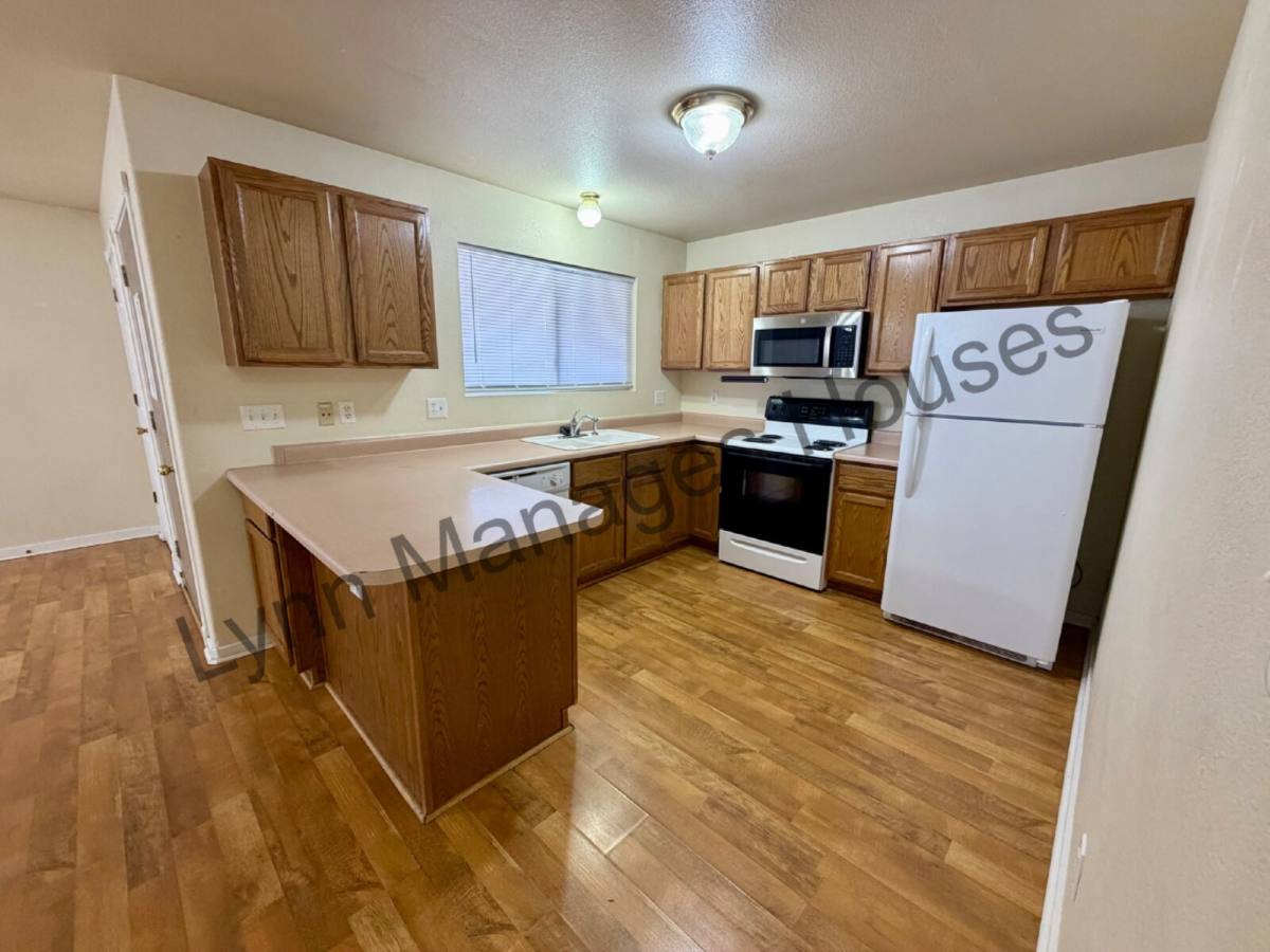 Apartment for rent at 1210 Cleveland Ave #1, Cheyenne, WY 82001
