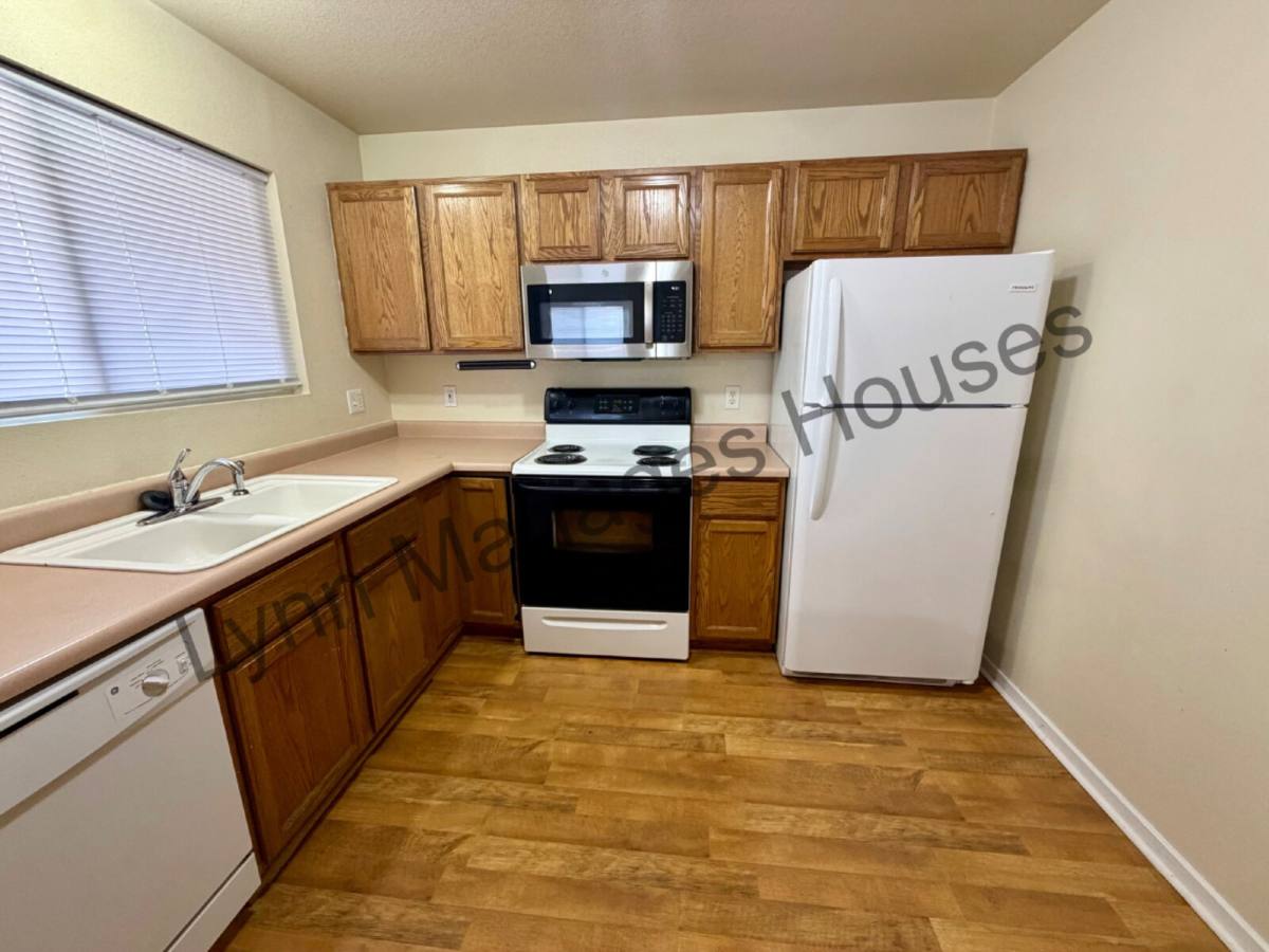 Apartment for rent at 1210 Cleveland Ave #1, Cheyenne, WY 82001