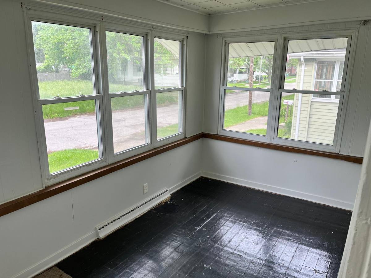 House for rent at 1553 Illinois Ave, Flint, MI 48506