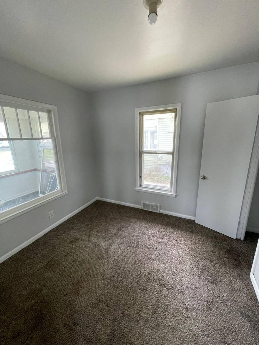 House for rent at 1553 Illinois Ave, Flint, MI 48506