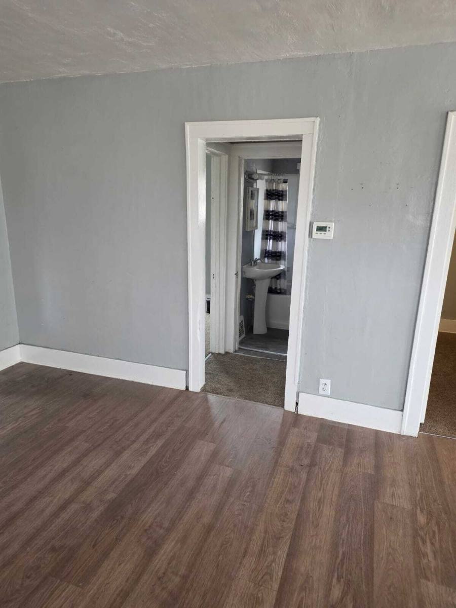 House for rent at 1023 Barrie Ave, Flint, MI 48507