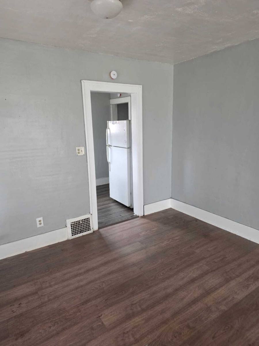 House for rent at 1023 Barrie Ave, Flint, MI 48507