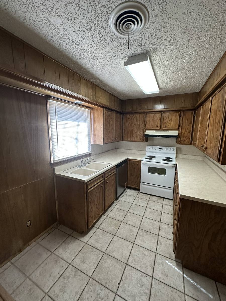 House for rent at 1333 62nd St, Lubbock, TX 79412