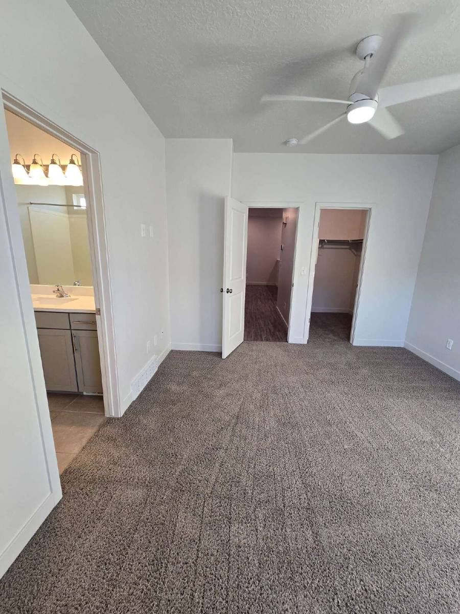 Townhouse for rent at 15463 Capri Heights Lane, Riverton, UT 84065
