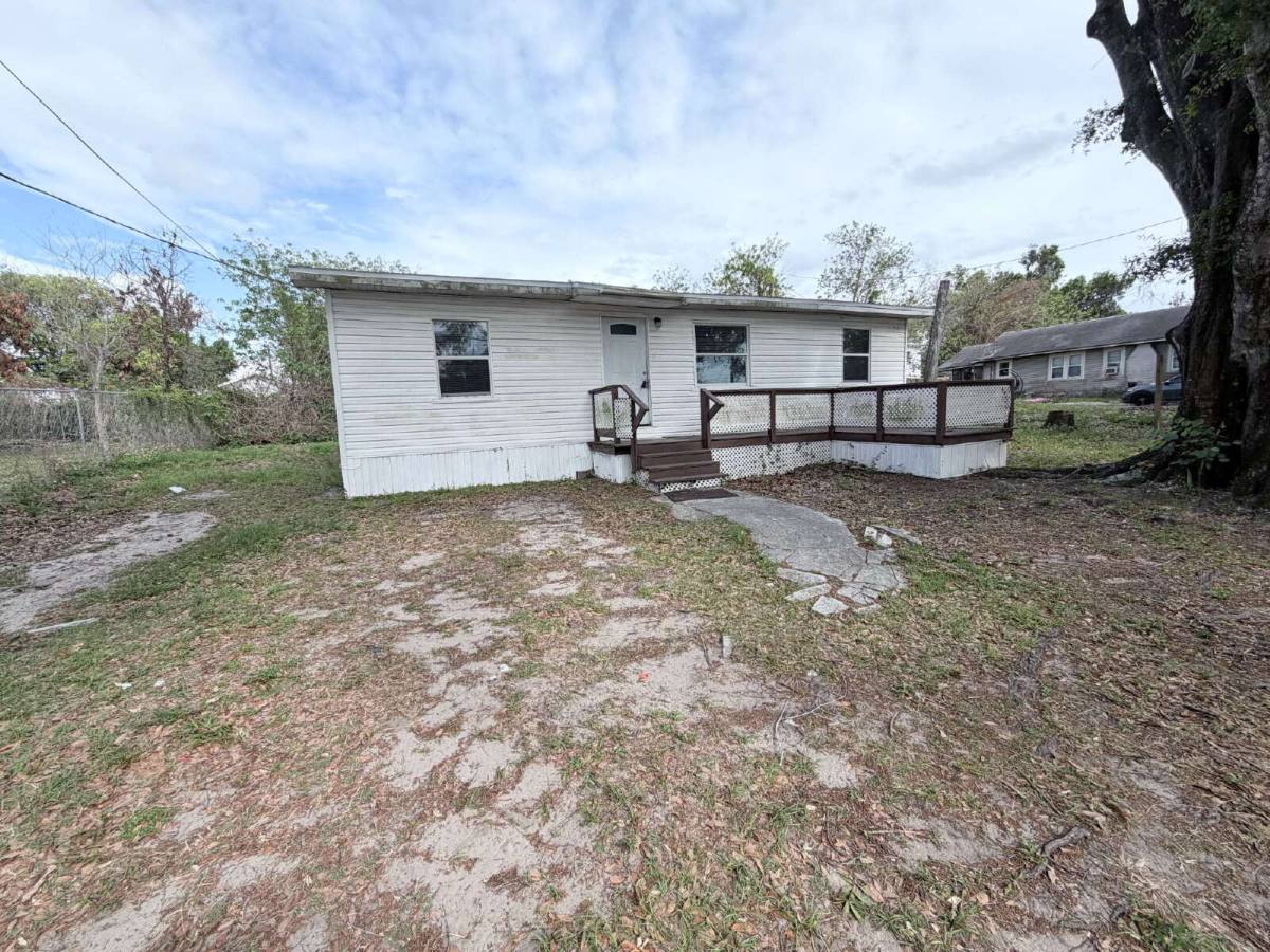 House for rent at 815 N Davis Ave, Lakeland, FL 33815