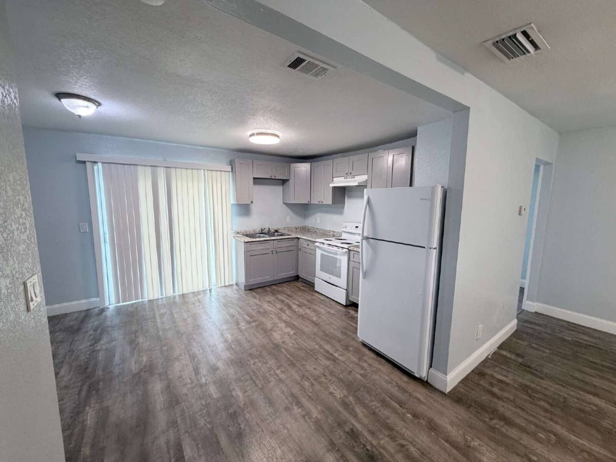 House for rent at 815 N Davis Ave, Lakeland, FL 33815