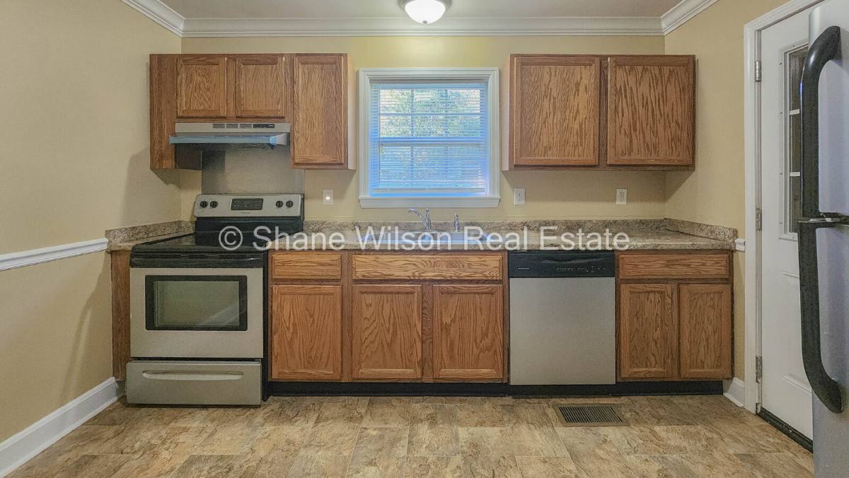 House for rent at 1005 Mountain View Dr, Rossville, GA 30741