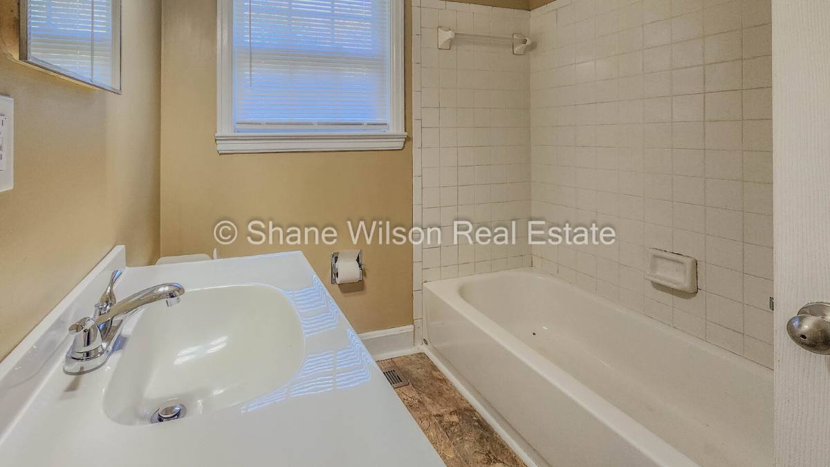 House for rent at 1005 Mountain View Dr, Rossville, GA 30741