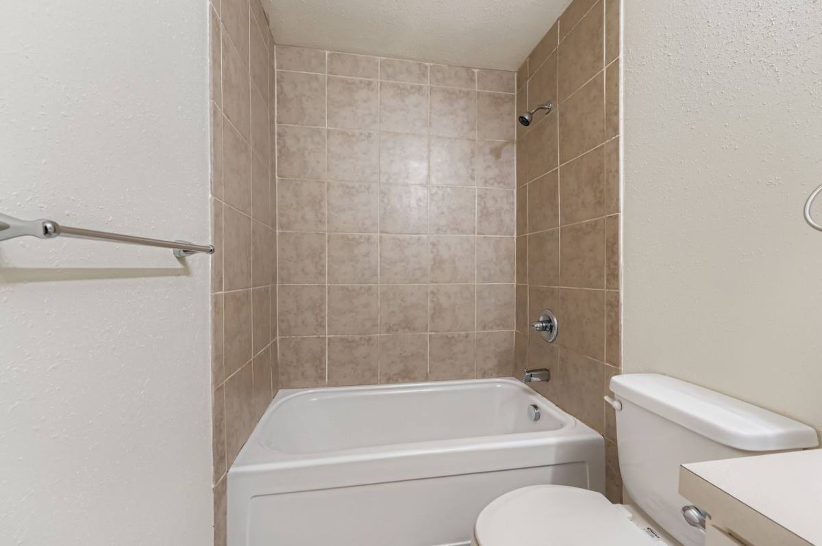 Apartment for rent at 130 NE 17th Ave #16, Portland, OR 97232