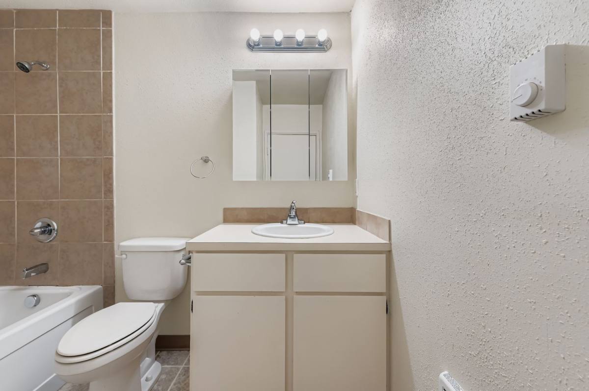 Apartment for rent at 130 NE 17th Ave #16, Portland, OR 97232
