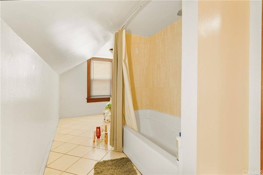 Apartment for rent at 4265 9th St, Riverside, CA 92501