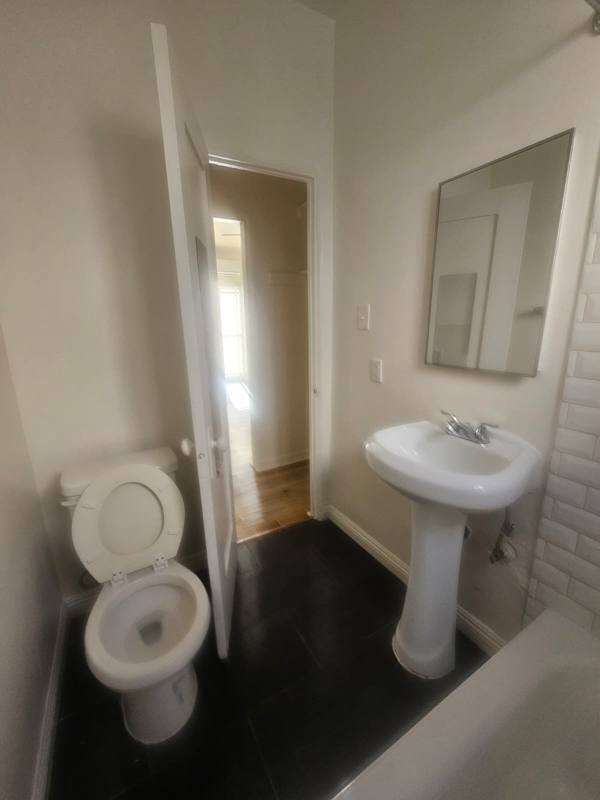 Apartment for rent at 806 N Poinsettia Place, Los Angeles, CA 90046