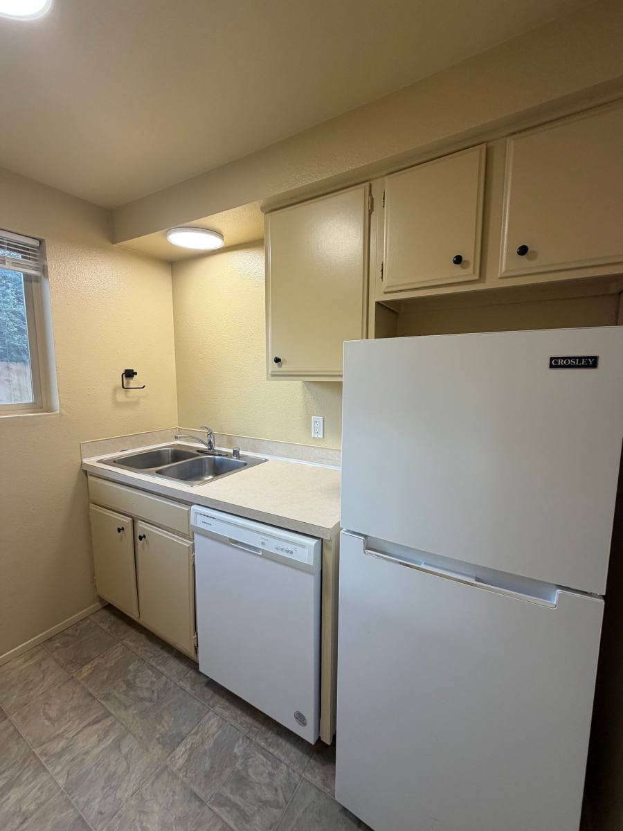 Apartment for rent at 2333 Main St #2, Ferndale, WA 98248