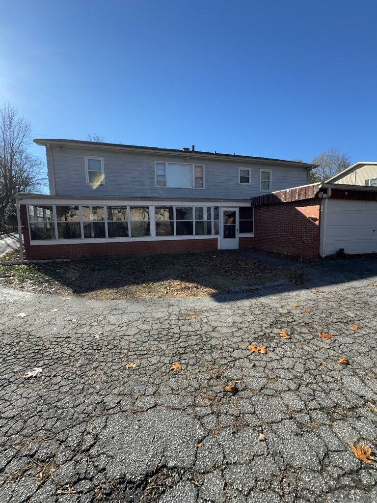 Apartment for rent at 706 W Lee Rd #1, Taylors, SC 29687