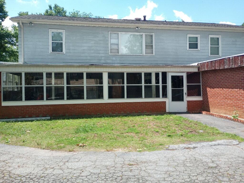 Apartment for rent at 706 W Lee Rd #1, Taylors, SC 29687