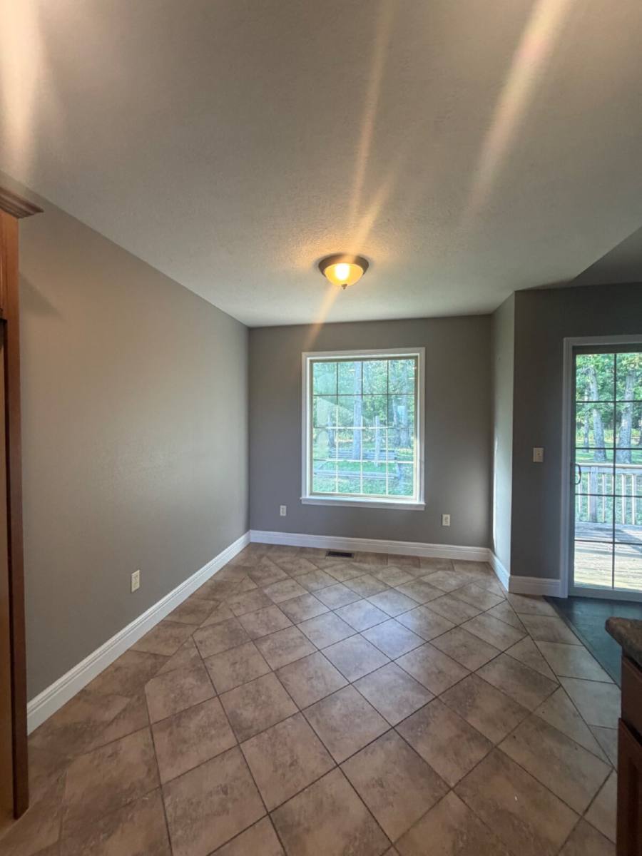 House for rent at 260 Roundhill Rd, Branson, MO 65616