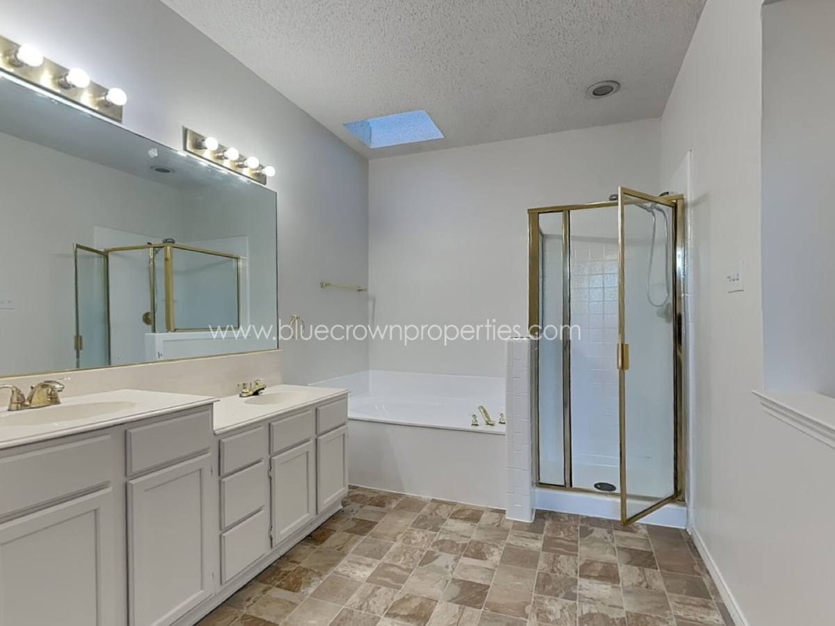 House for rent at 1409 Post Oak Dr, Rowlett, TX 75089