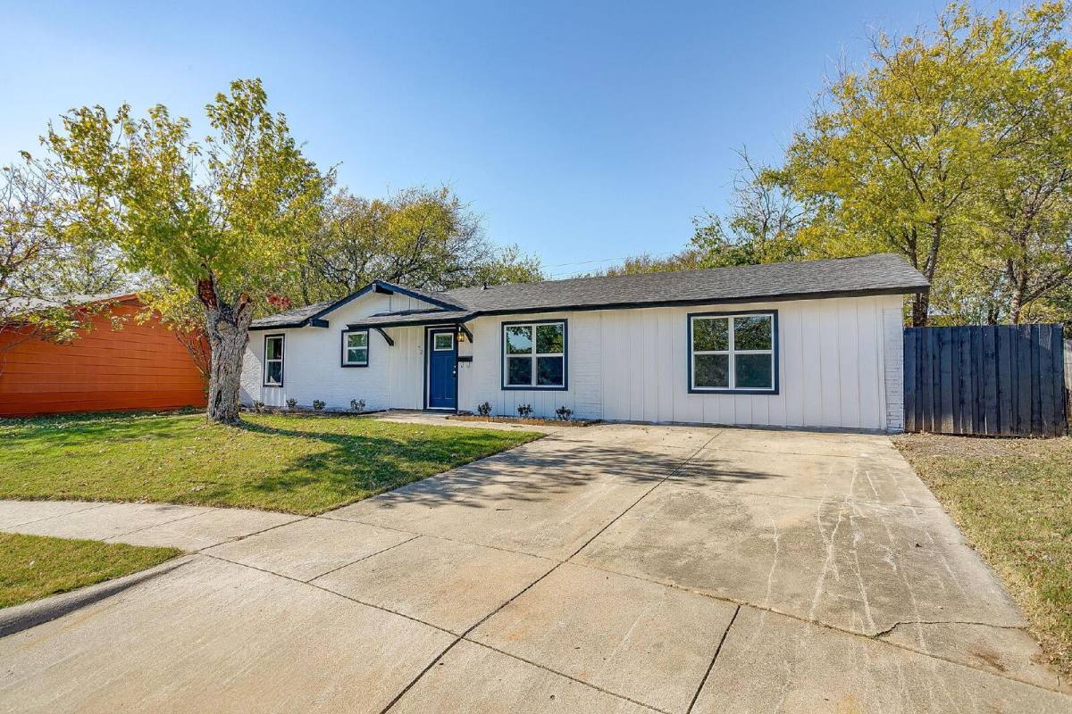 House for rent at 521 Mesquite Ave N, Crowley, TX 76036