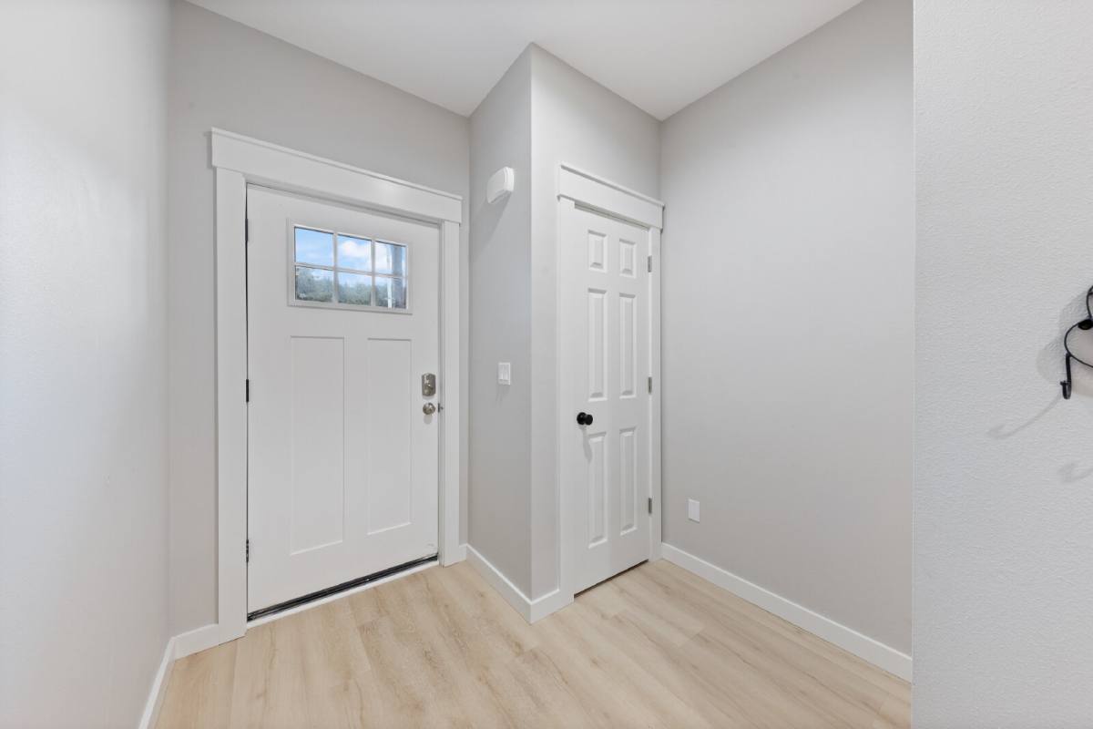 Townhouse for rent at 427 SE Inlet Ave, Lincoln City, OR 97367