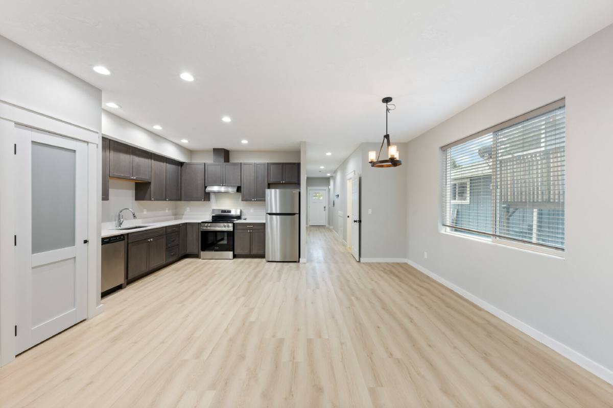 Townhouse for rent at 427 SE Inlet Ave, Lincoln City, OR 97367