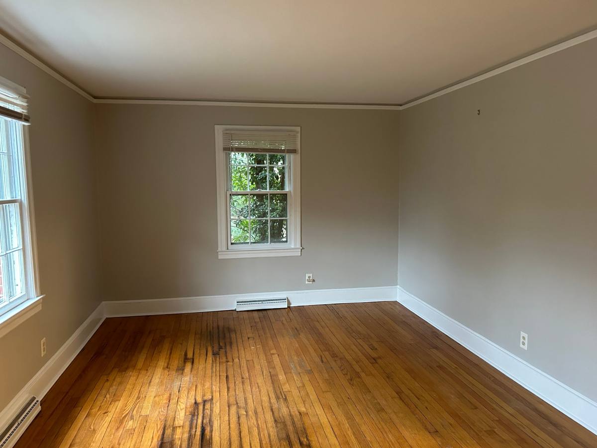 Apartment for rent at 1405-B Mimosa Dr, Greensboro, NC 27403
