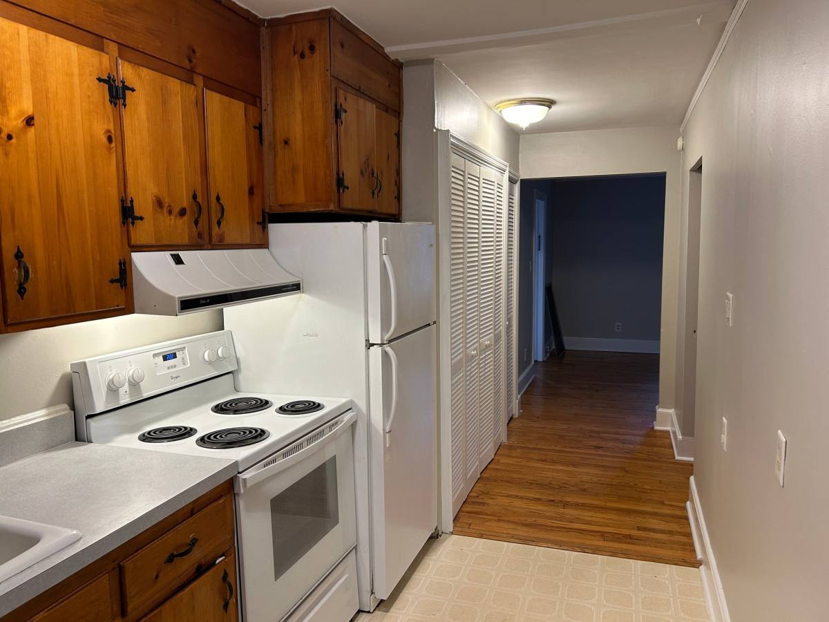 Apartment for rent at 1405-B Mimosa Dr, Greensboro, NC 27403
