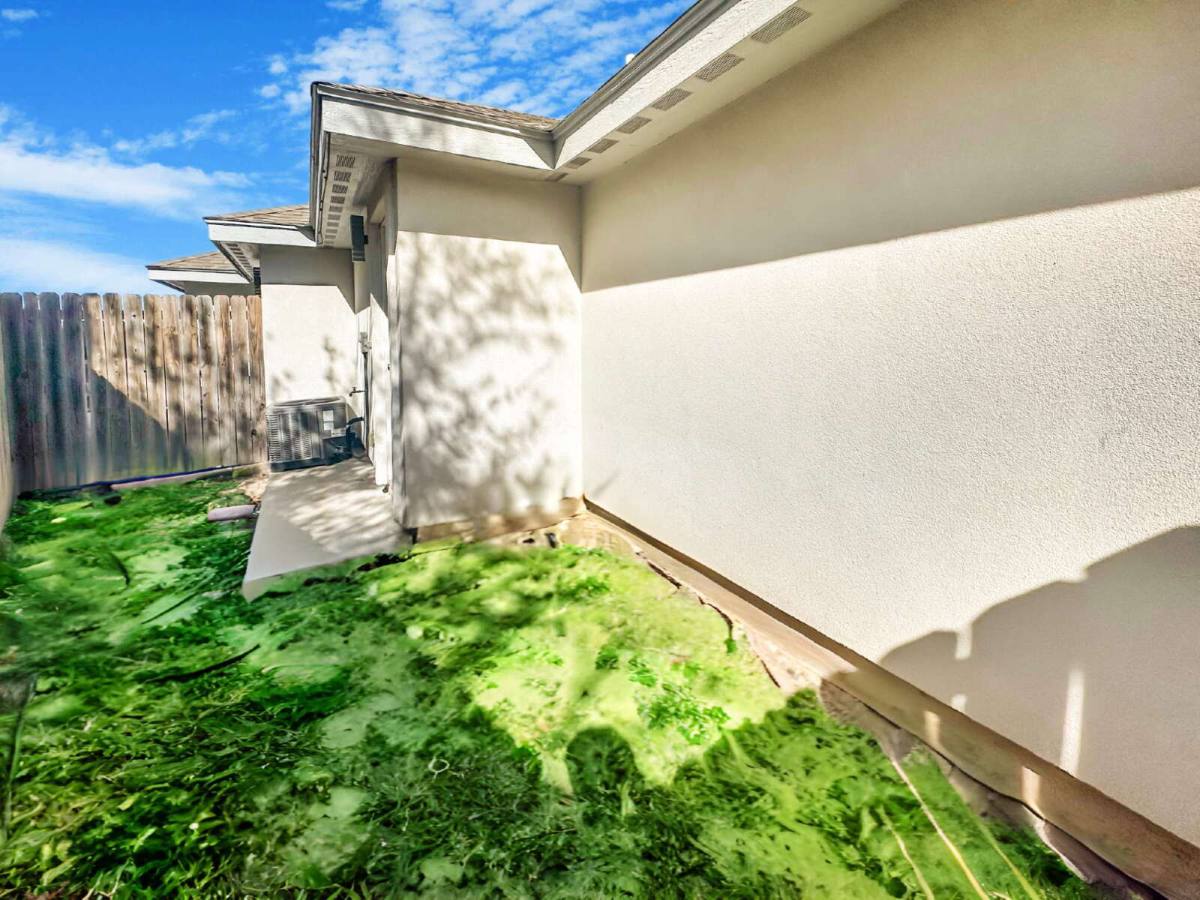 Apartment for rent at 511 Lotto Lane #2, Edinburg, TX 78541