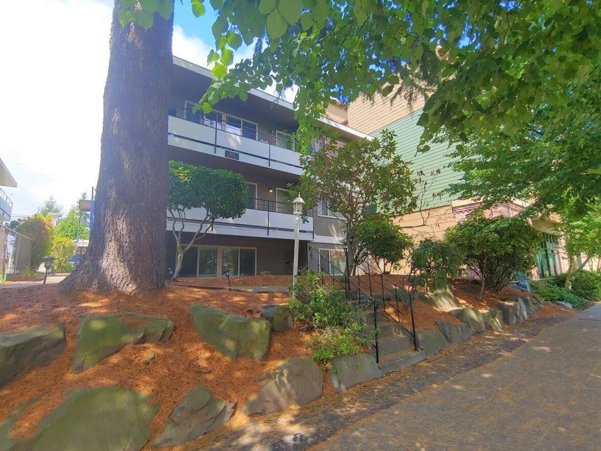 Apartment for rent at 4127 California Ave SW #4, Seattle, WA 98116