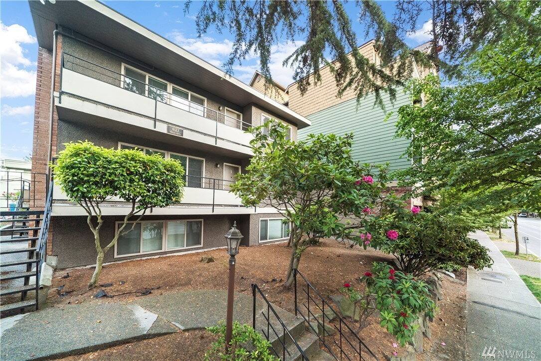 Apartment for rent at 4127 California Ave SW #4, Seattle, WA 98116