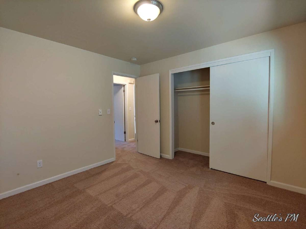 Apartment for rent at 4127 California Ave SW #4, Seattle, WA 98116