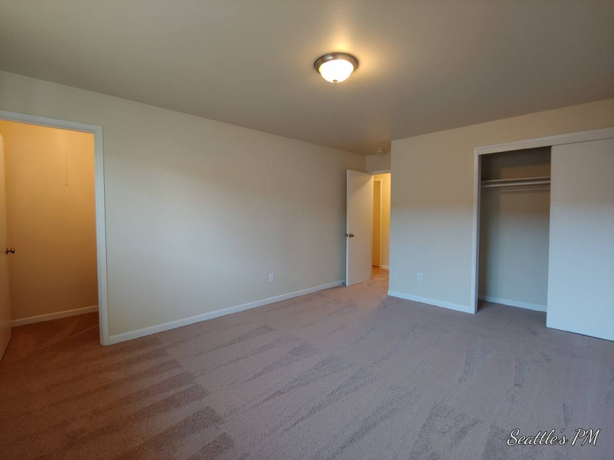 Apartment for rent at 4127 California Ave SW #4, Seattle, WA 98116