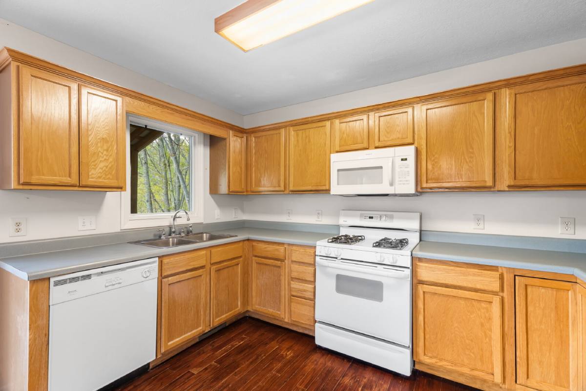 House for rent at 14 Hidden Rd, Clyde, NC 28721