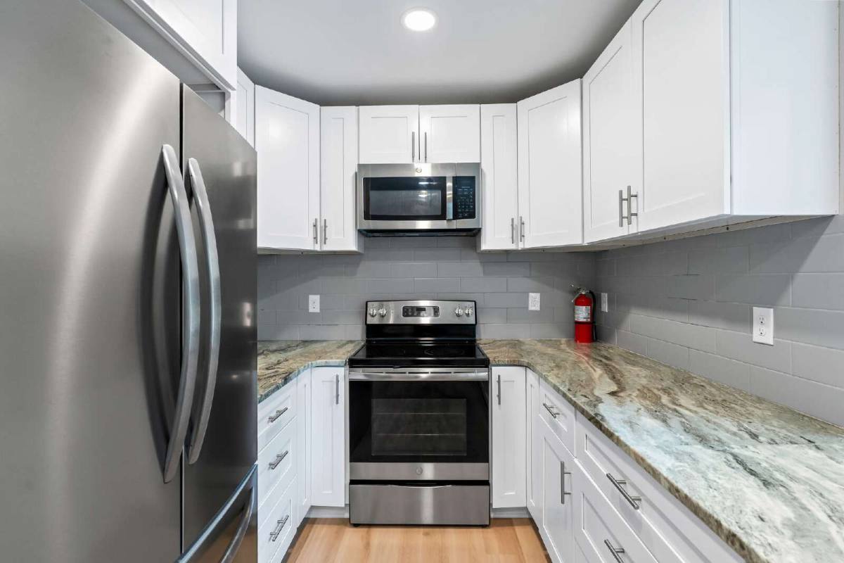 House for rent at 27 White Oak Rd, Asheville, NC 28803