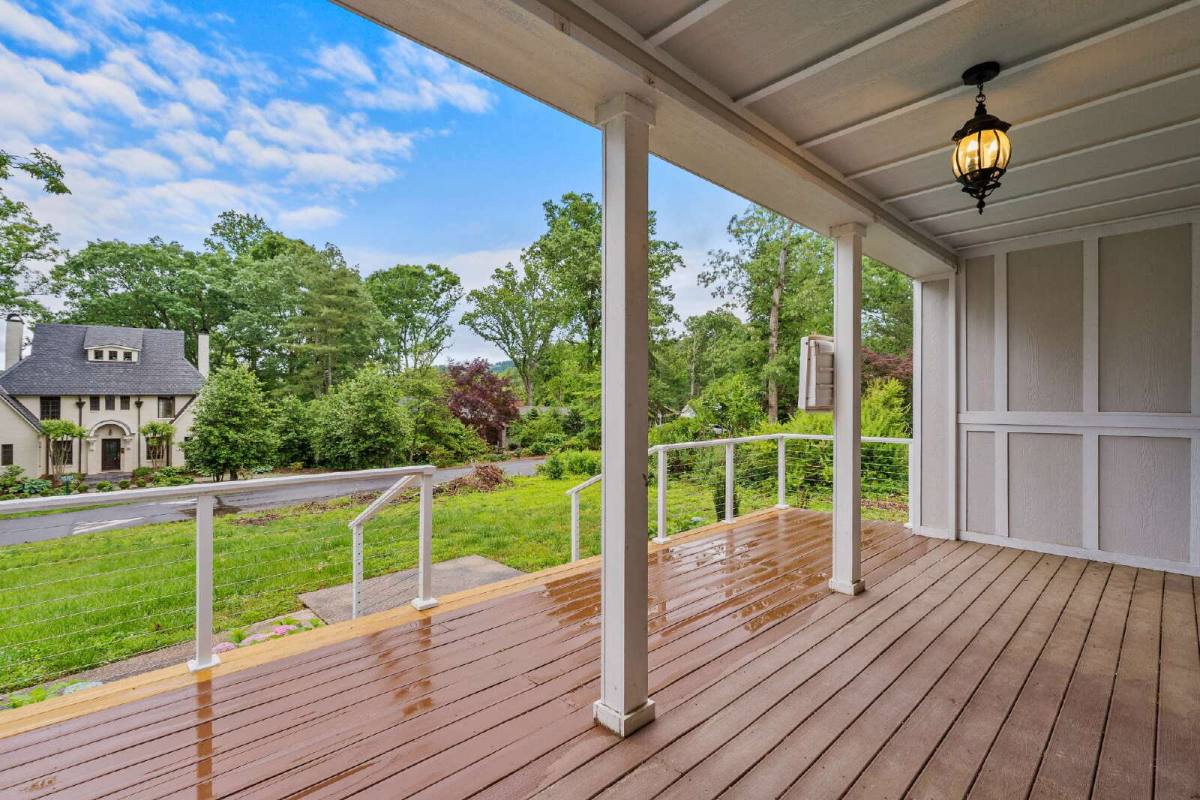 House for rent at 27 White Oak Rd, Asheville, NC 28803