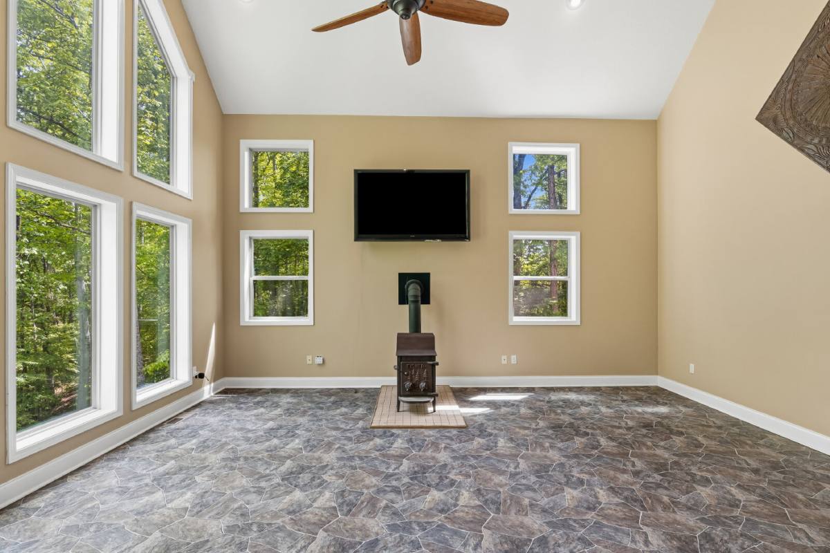 House for rent at 80 Miller Rd, Marshall, NC 28753
