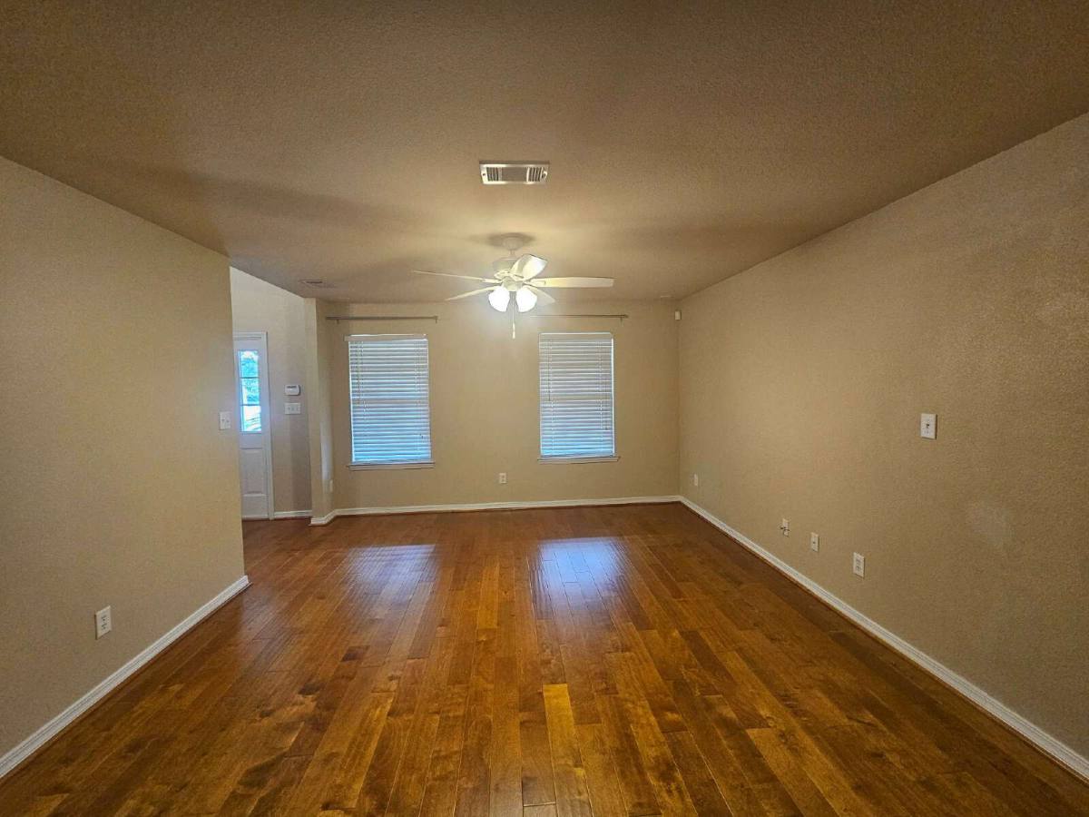 House for rent at 1932 University St, Pensacola, FL 32504