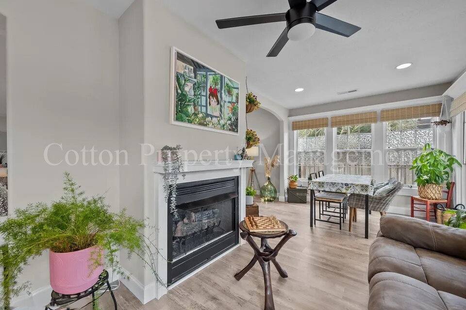 House for rent at 508 Azalea Dr, Hampstead, NC 28443
