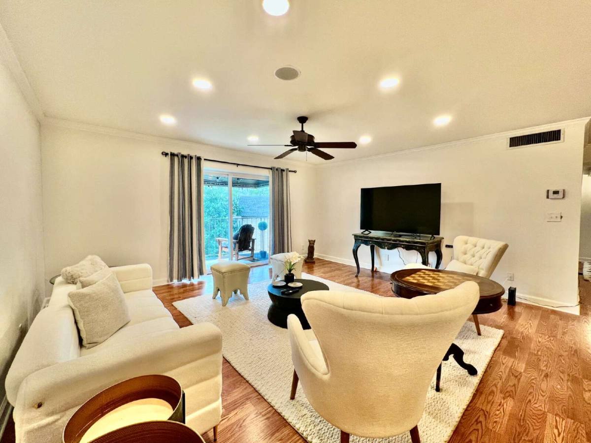 Condo for rent at 1323 Queens Rd #417, Charlotte, NC 28207