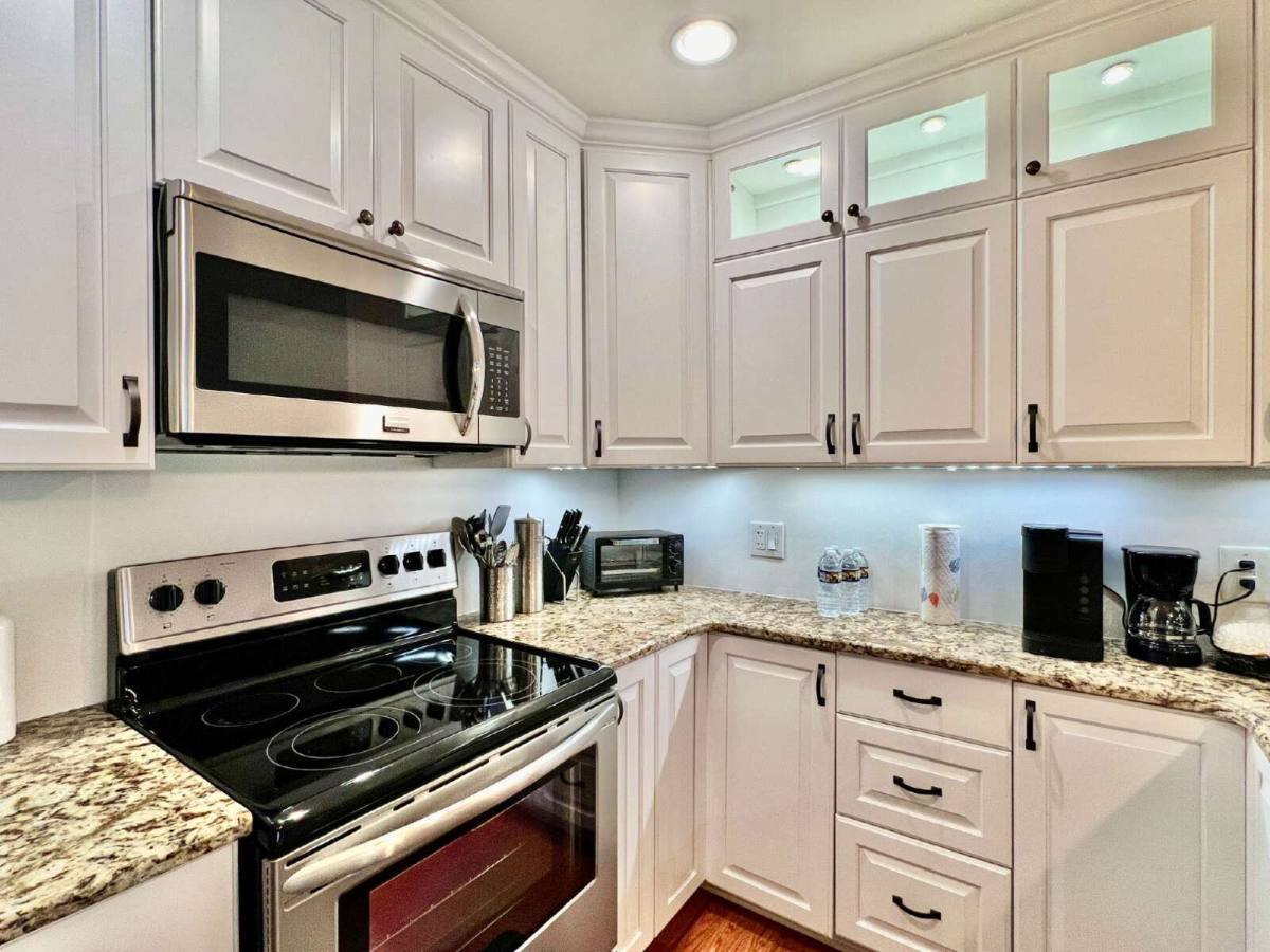 Condo for rent at 1323 Queens Rd #417, Charlotte, NC 28207