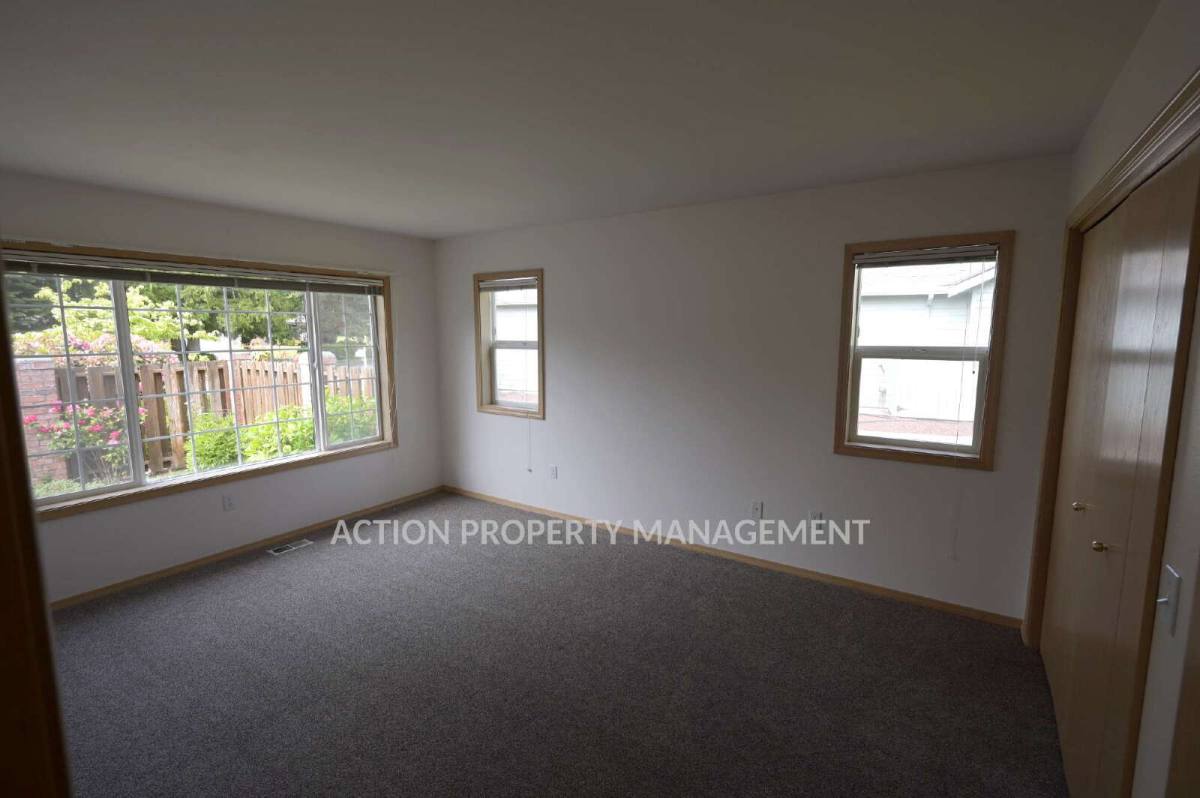 Apartment for rent at 292 Foursome Dr, Sequim, WA 98382