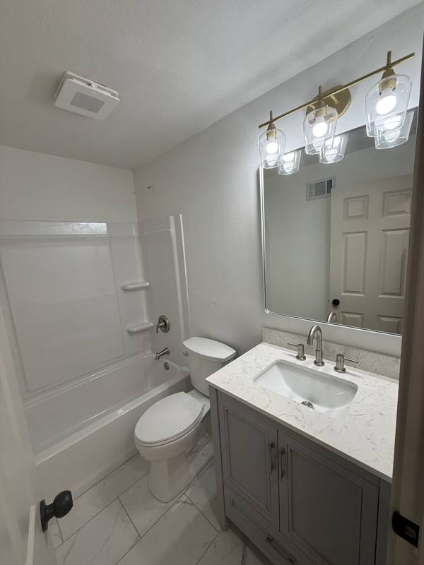 Apartment for rent at 730 E Shore Dr #2, Pekin, IL 61554