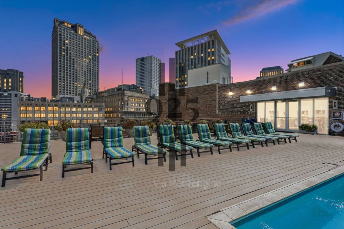 Apartment for rent at 925 Common St, New Orleans, LA 70112