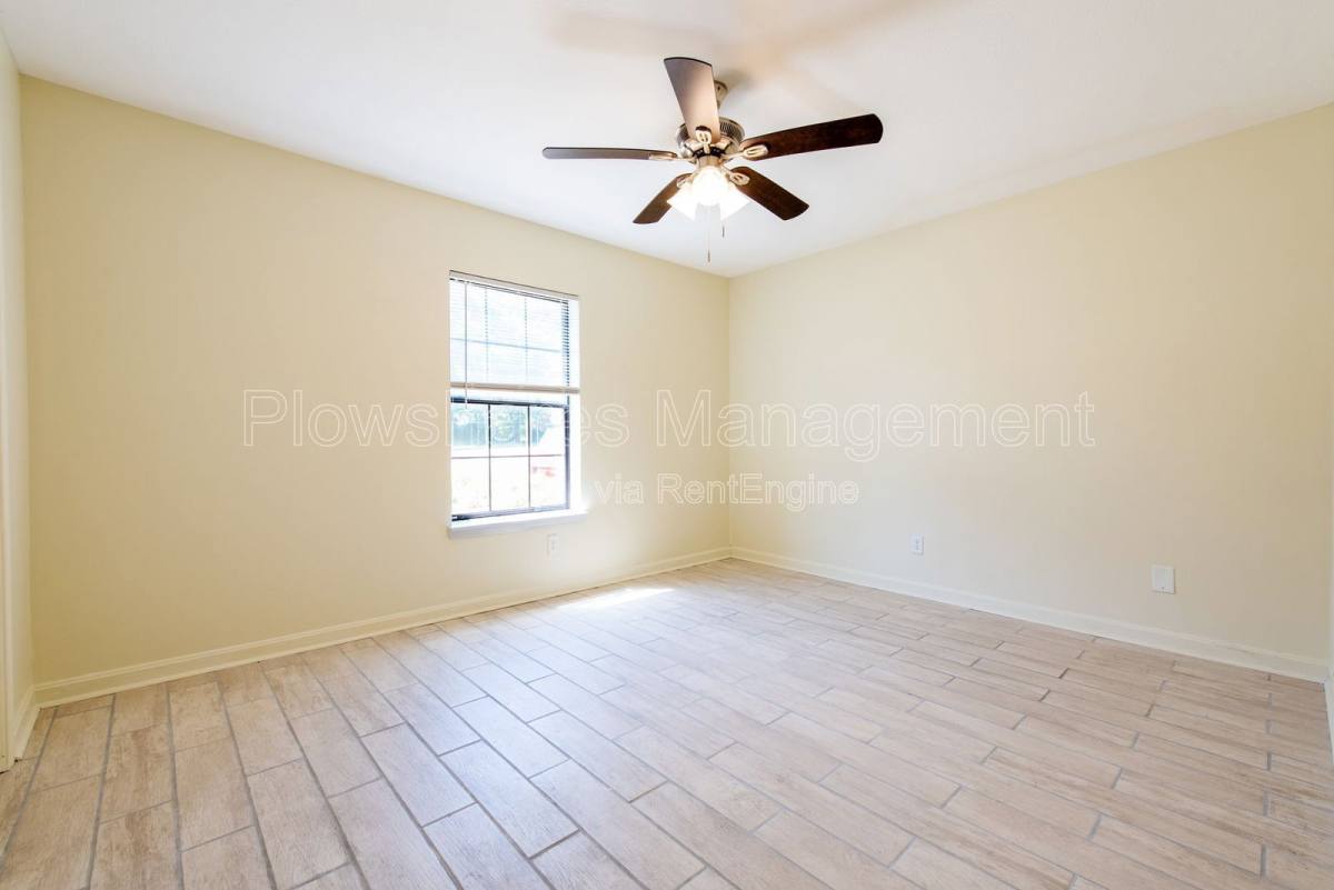 Apartment for rent at 114 E Florence Ave, Louisville, KY 40214