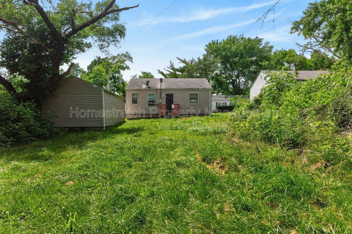 House for rent at 10527 Prestwick Dr, Saint Louis, MO 63137