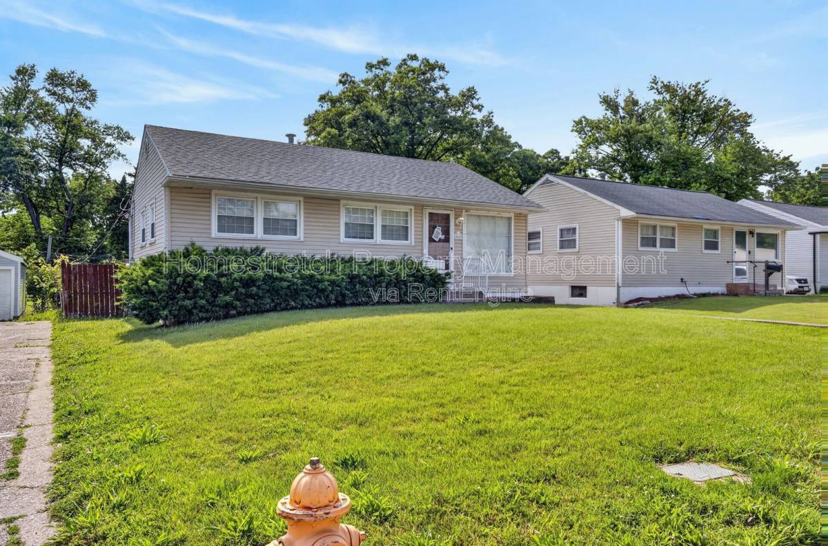 House for rent at 10527 Prestwick Dr, Saint Louis, MO 63137