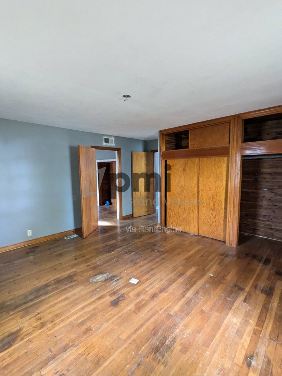 House for rent at 600 E Jefferson Ave, Casey, IL 62420