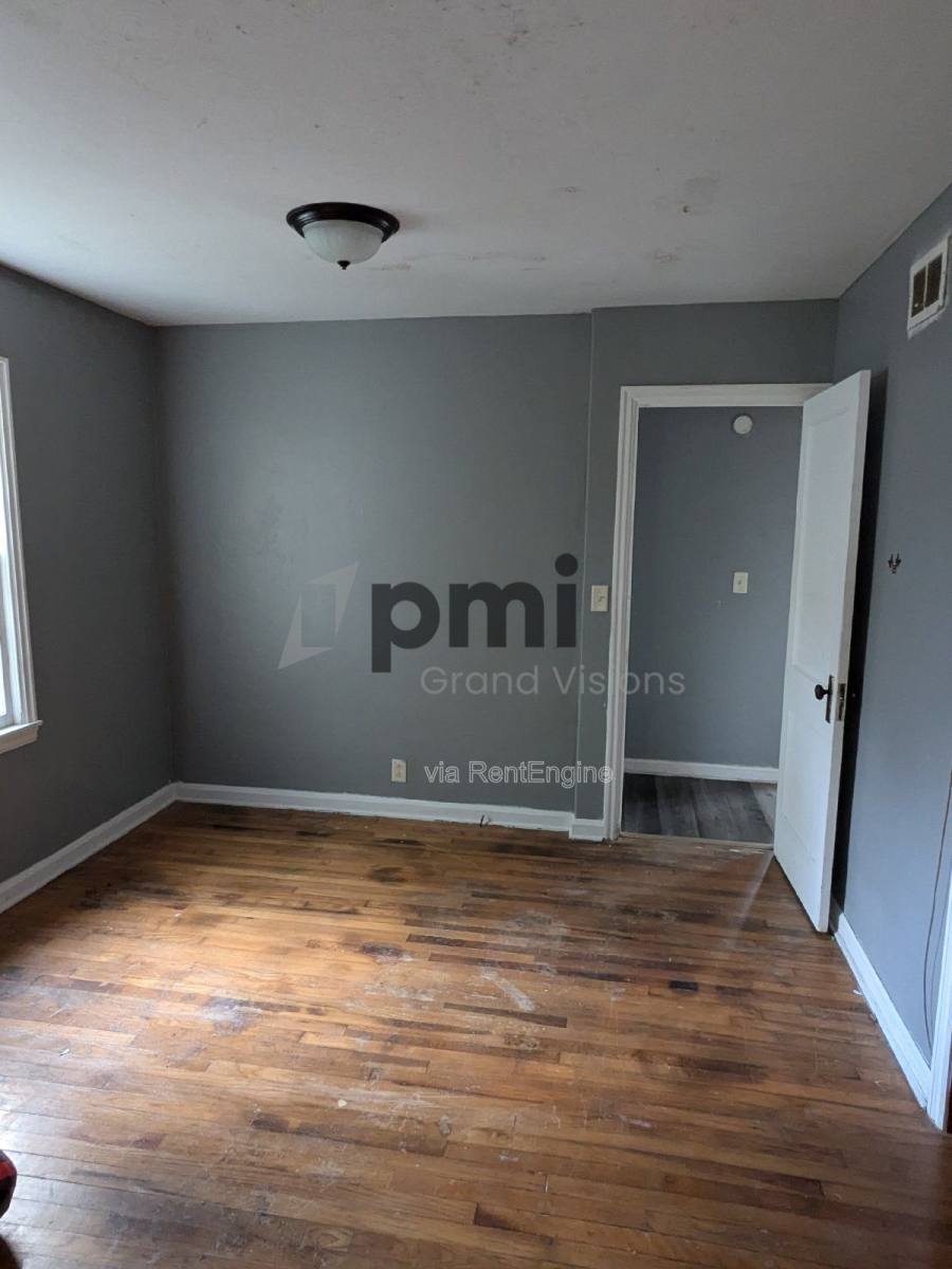 House for rent at 600 E Jefferson Ave, Casey, IL 62420