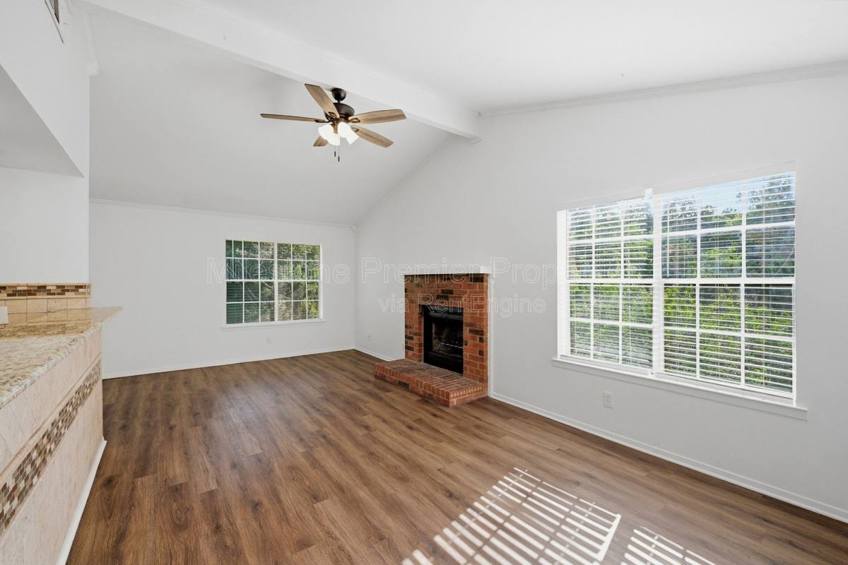 Apartment for rent at 914 W Washington St #F, Sherman, TX 75092