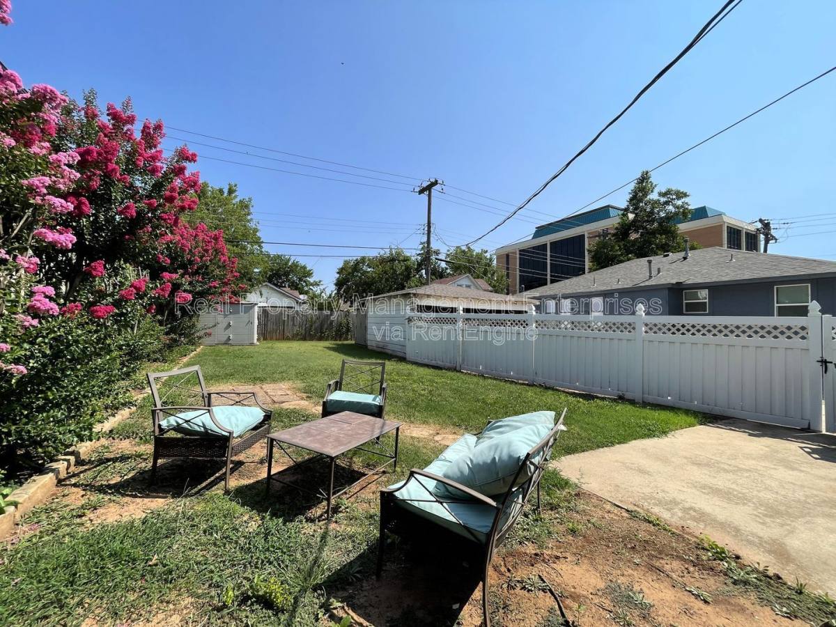 Apartment for rent at 735 NE 14th St, Oklahoma City, OK 73104