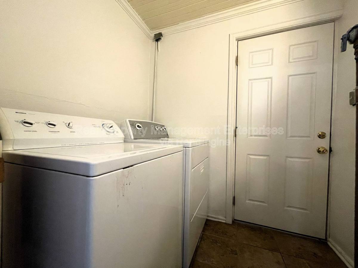 Apartment for rent at 735 NE 14th St, Oklahoma City, OK 73104